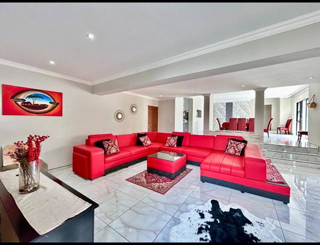5 BEDROOM HOUSE FOR SALE IN XANADU